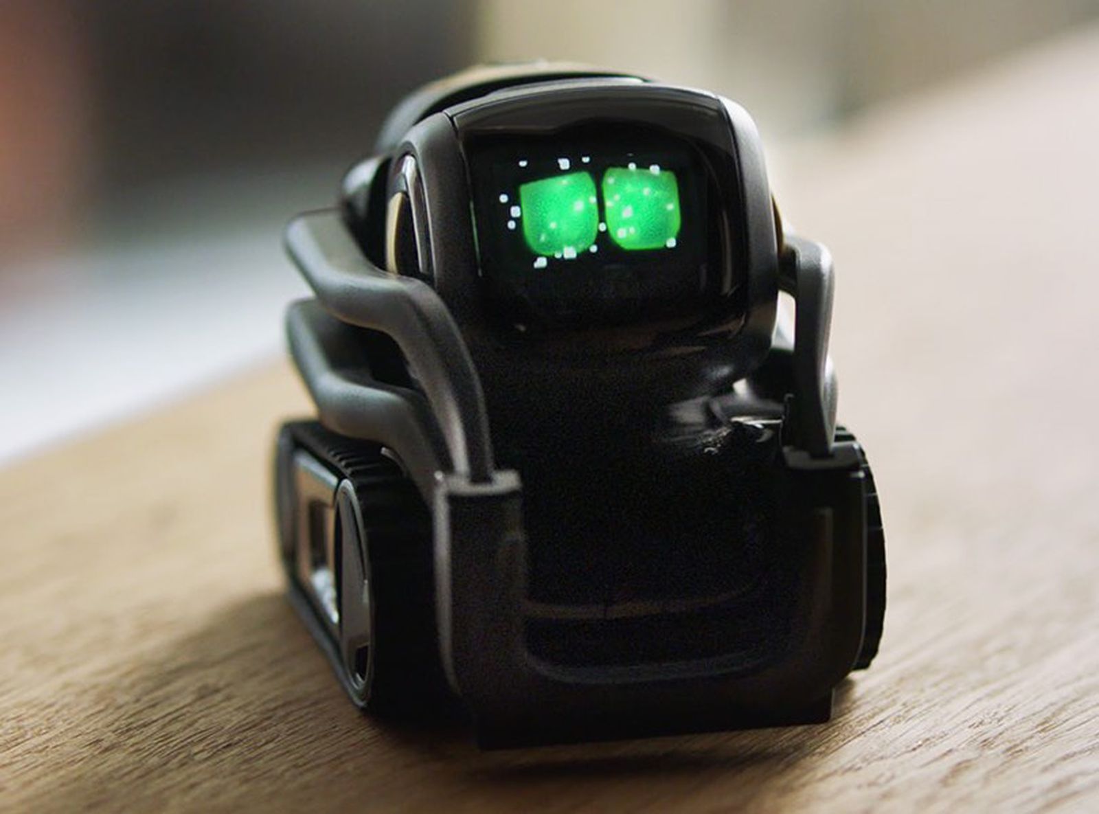 Review: Anki's Vector Robot Isn't the Smartest AI, but He's Definitely the Most Adorable