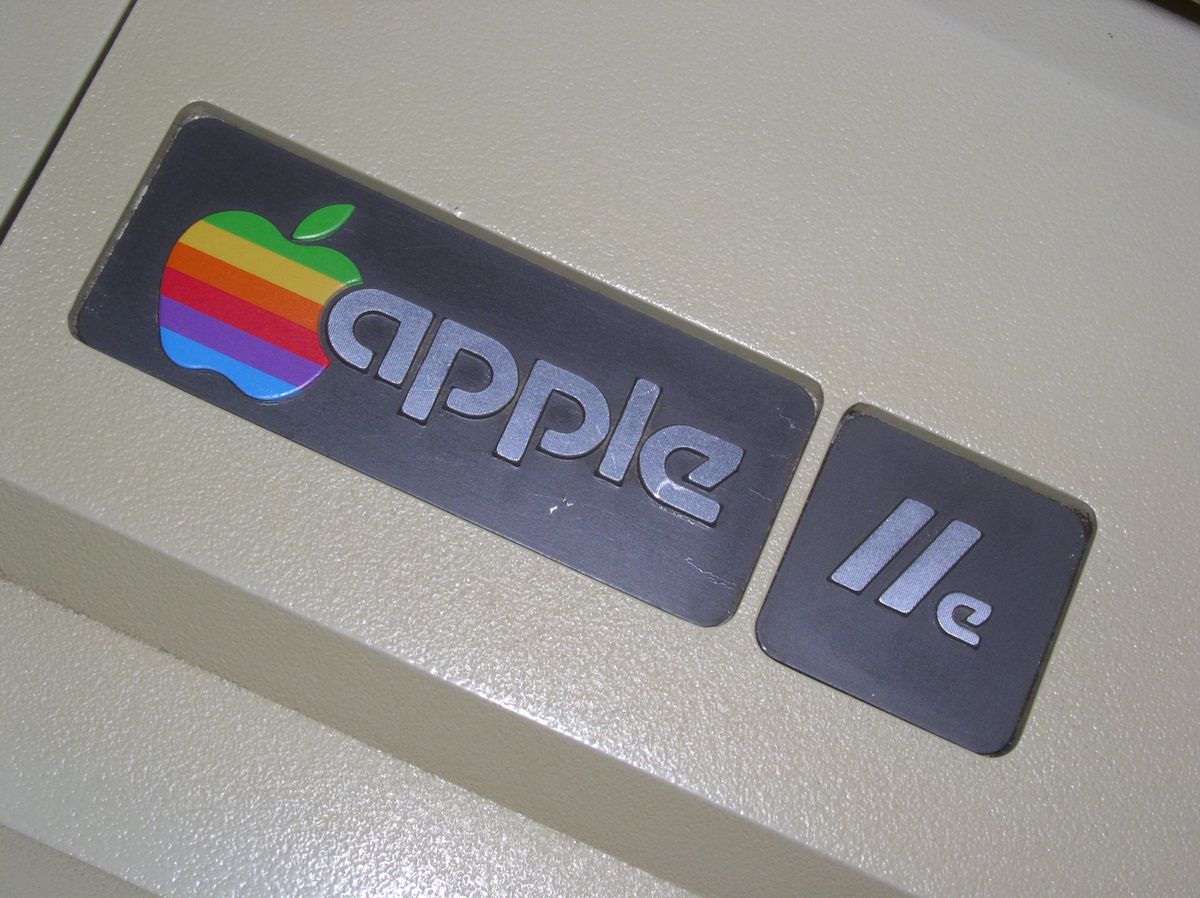 apple backs lgbt equality act of 2015 image