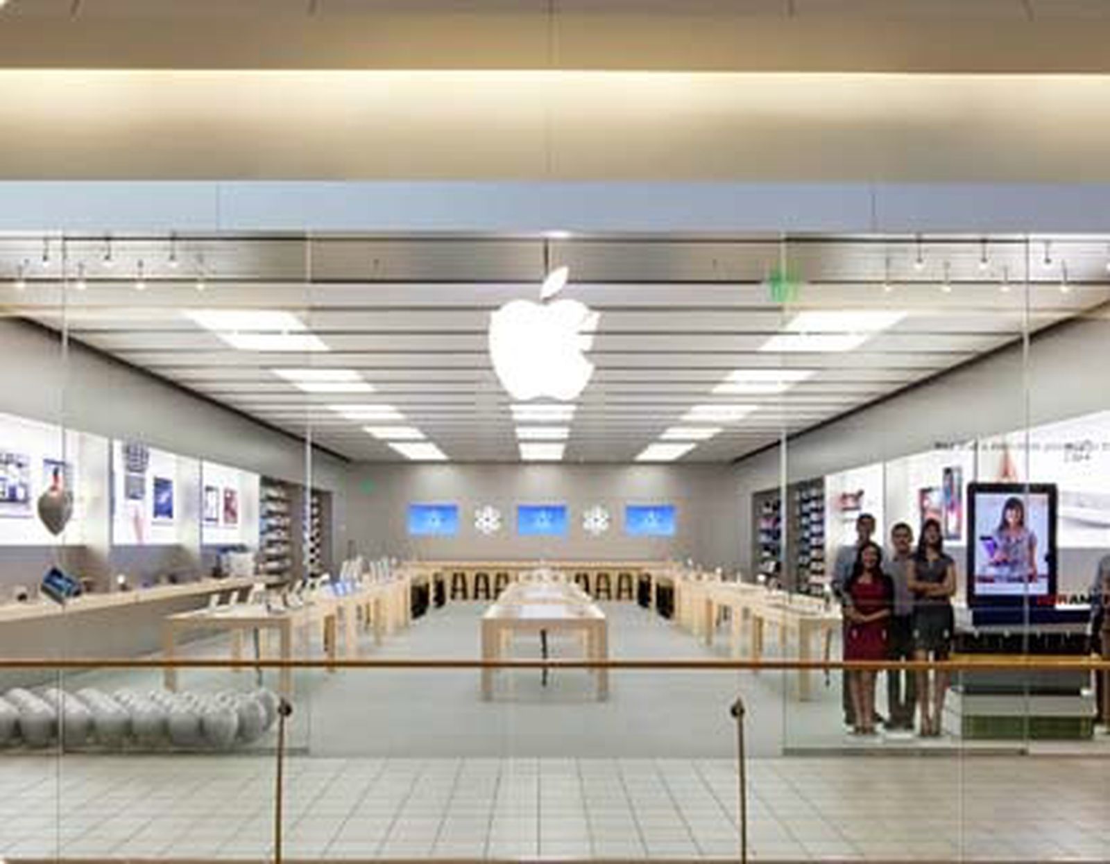 Apple Store in Charlotte permanently closed after three shootings