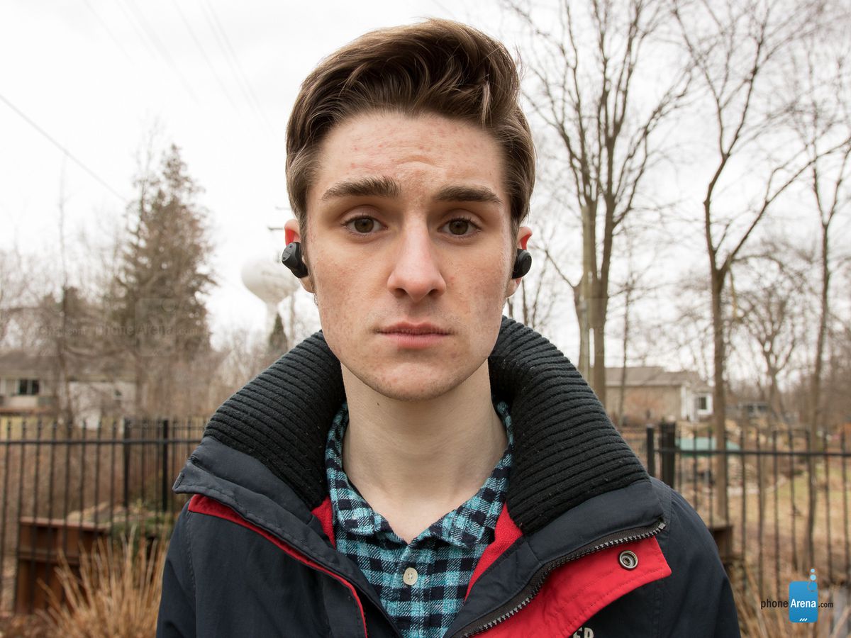 airpods pro vs powerbeats pro image