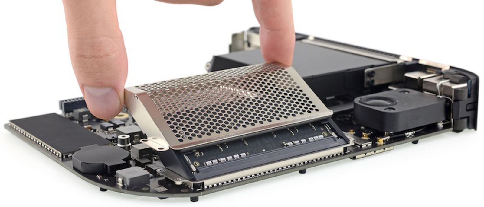 at straffe Whitney Sammensætning 2018 Mac mini Teardown: User-Upgradeable RAM, But Soldered Down CPU and  Storage - MacRumors