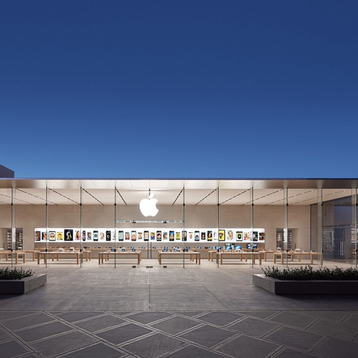 Apple Store Opening at Massive American Dream Mall Outside New York City -  MacRumors