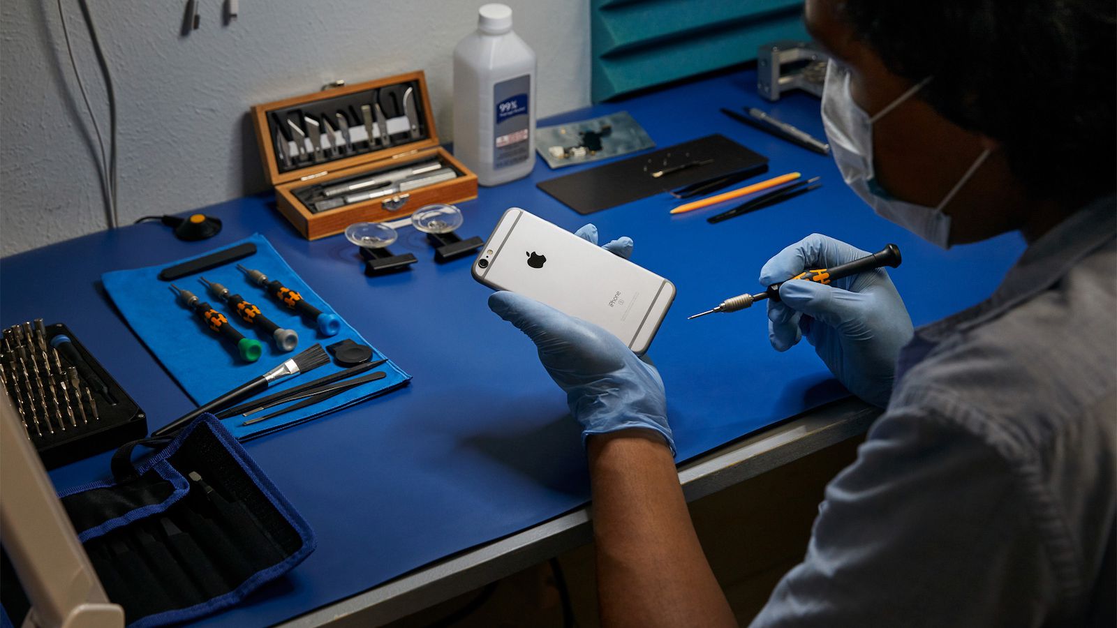 Apple Agrees To Multimillion Dollar Settlement After Iphone Repair Technicians Post Customer S Private Photos Online Macrumors