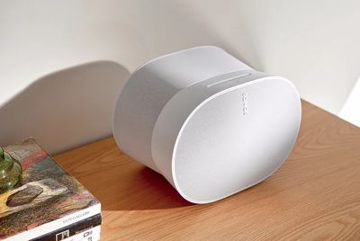 Los altavoces inteligentes Sonos Era 300 y Era 100 se han revelado en imágenes de marketing