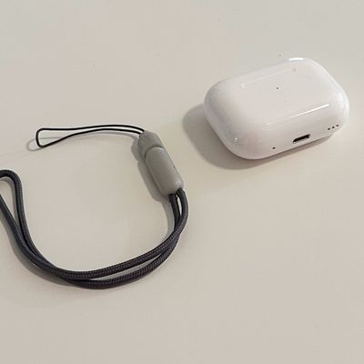 incase lanyard detatched