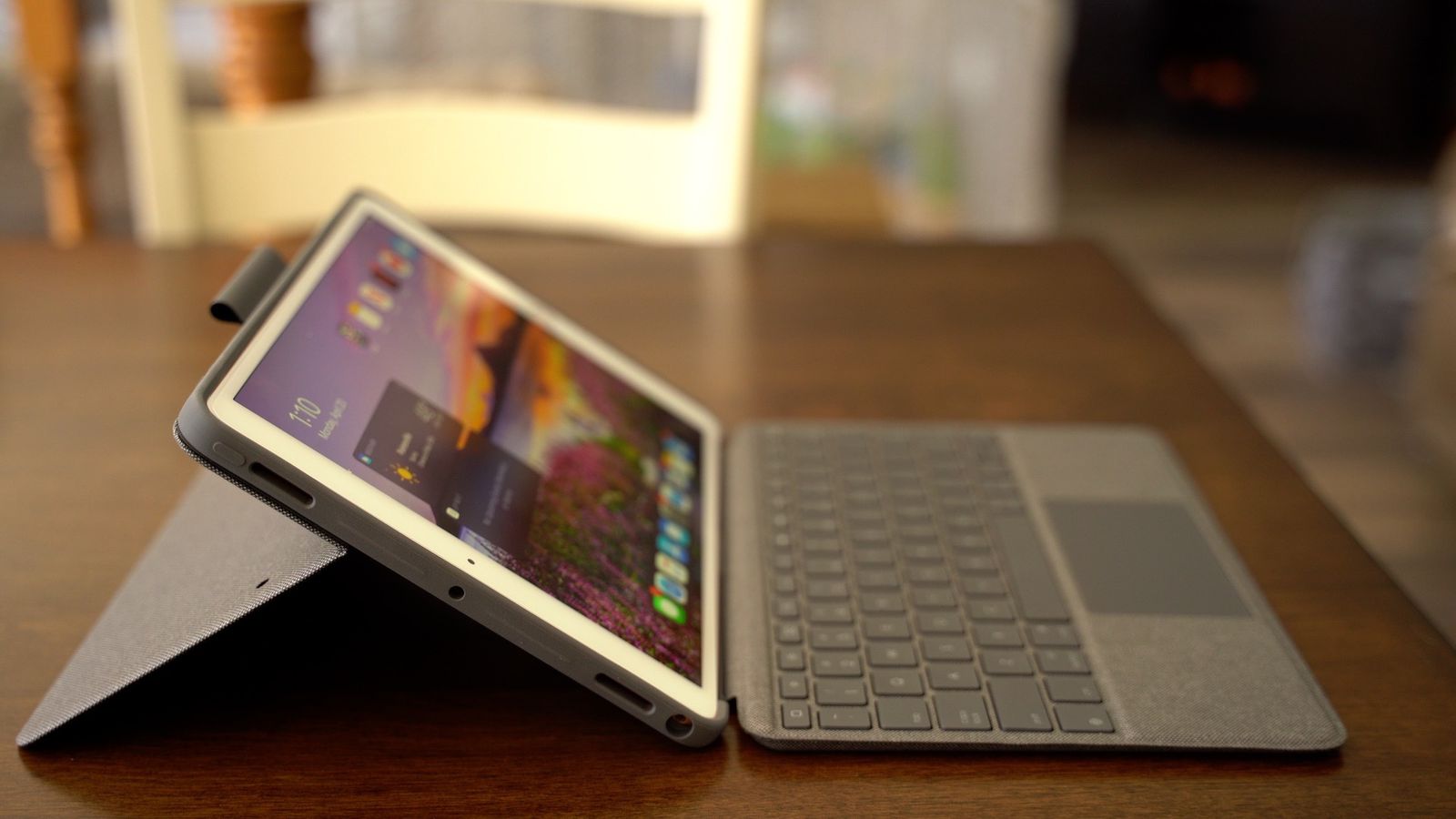 Hands On With Logitech S New Keyboard Case With Trackpad For Ipad Air Updated Macrumors