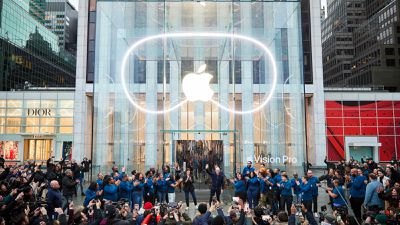 Apple Fifth Avenue Vision Pro Launch