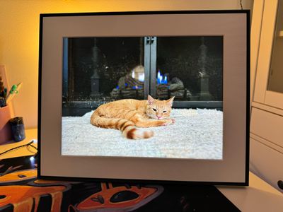 Can I use my smart TV as a digital picture frame? If so, how?