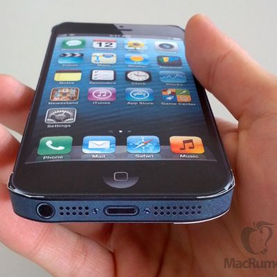 iphone 5 in hand