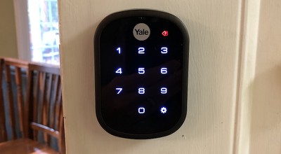 Review Yale S 220 Assure Lock Sl Is A Sleek Keyless Homekit Deadbolt Macrumors