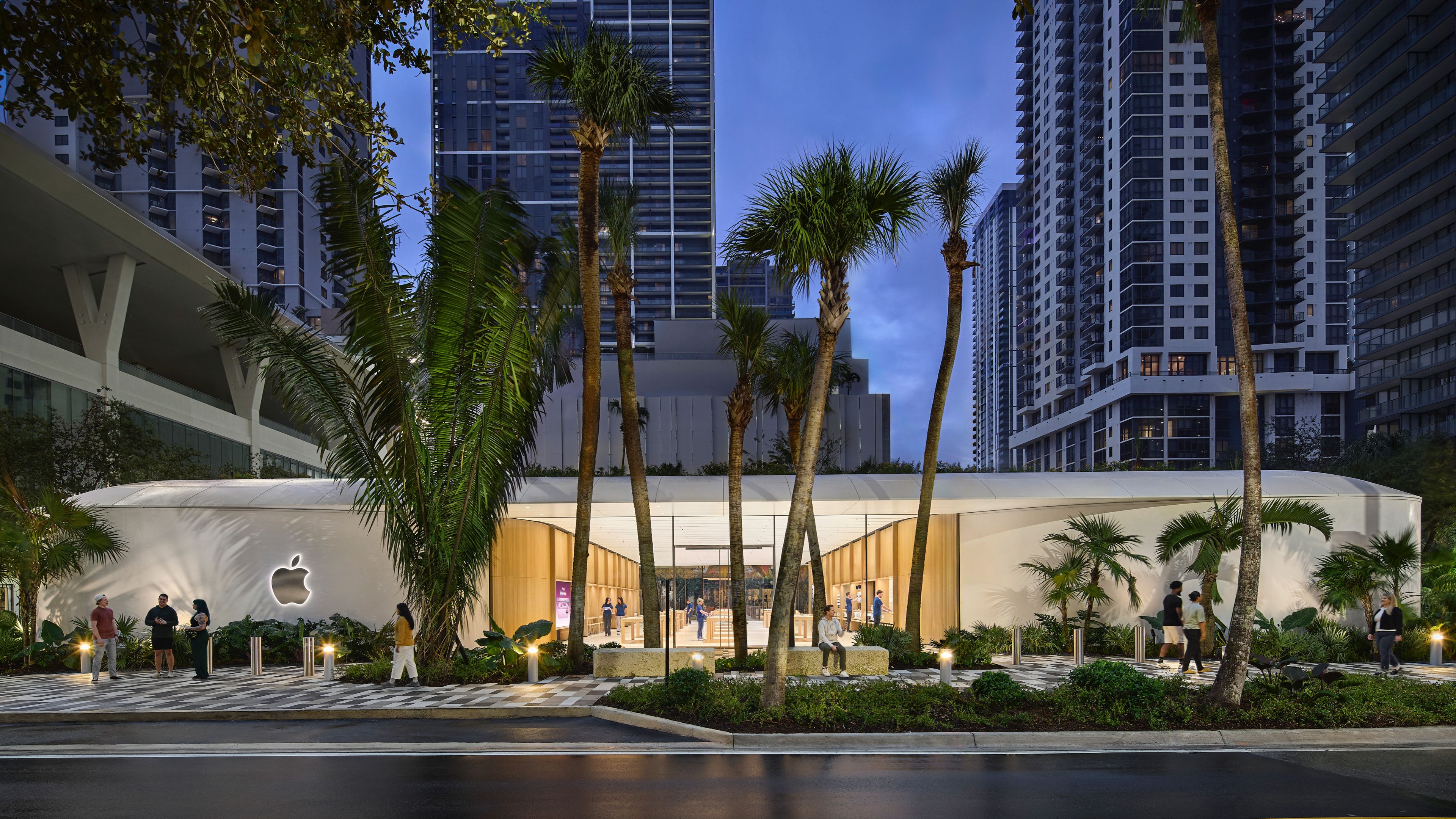 Apple Previews New Store in Miami With a Unique Feature on the Roof Feature image