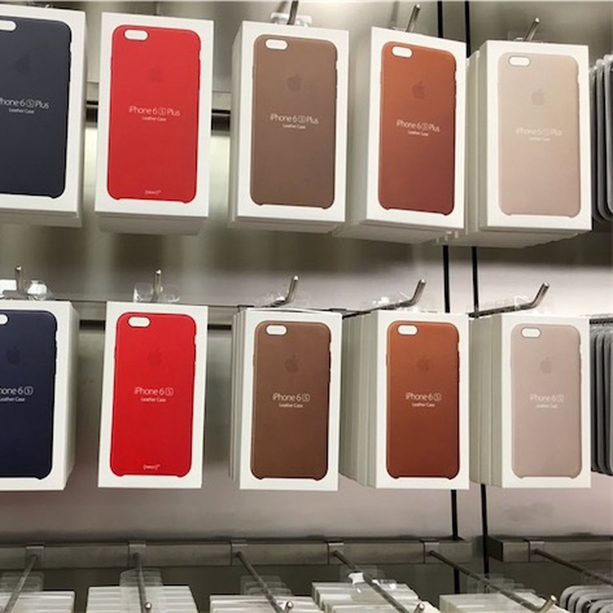 Гб стор айфон. Iphone 6 product Red. Красный чехол на айфон 6. Комплектация айфон 6s красный. Apple Store Cases.