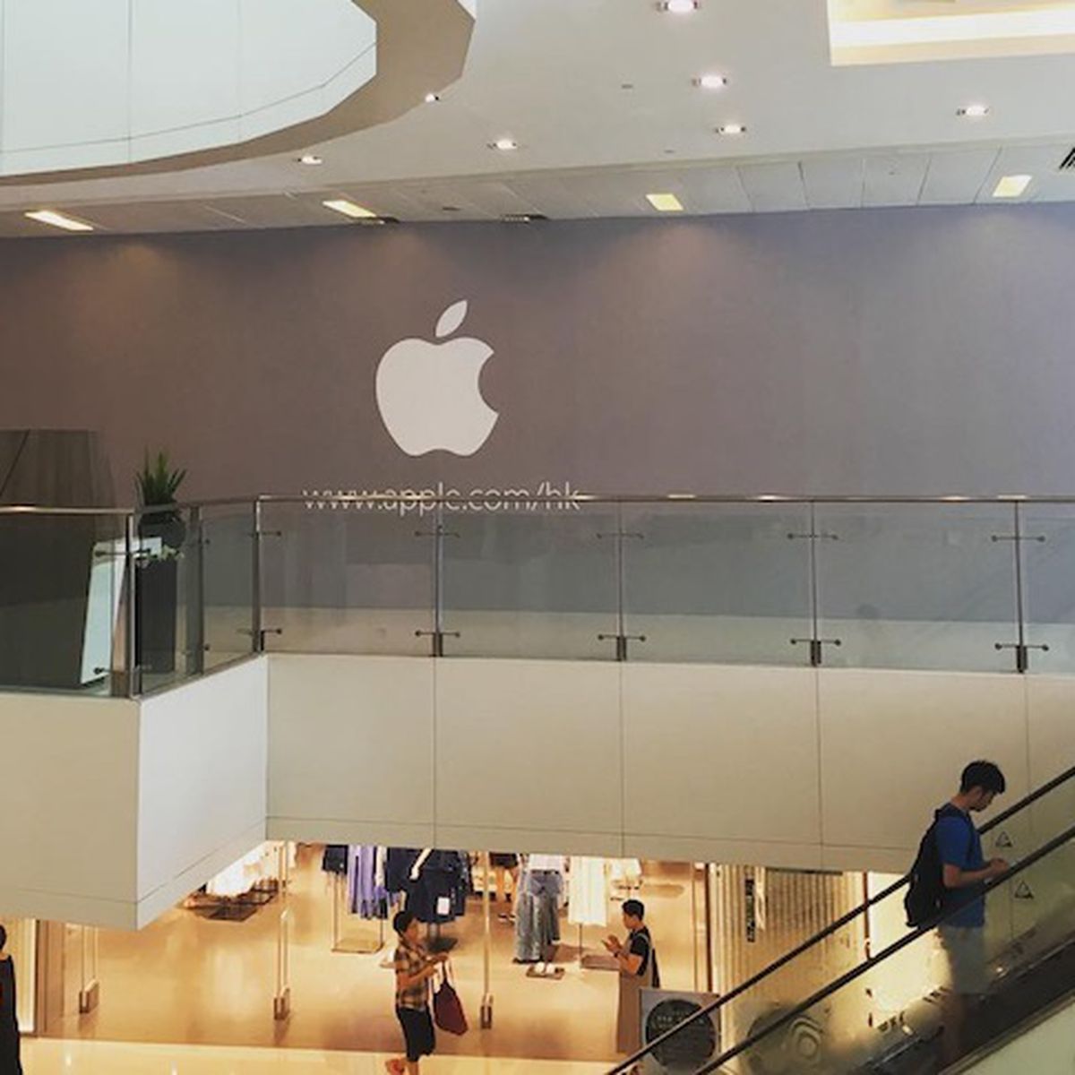 Apple Store in Canton Road, Hong Kong, China Editorial Photo