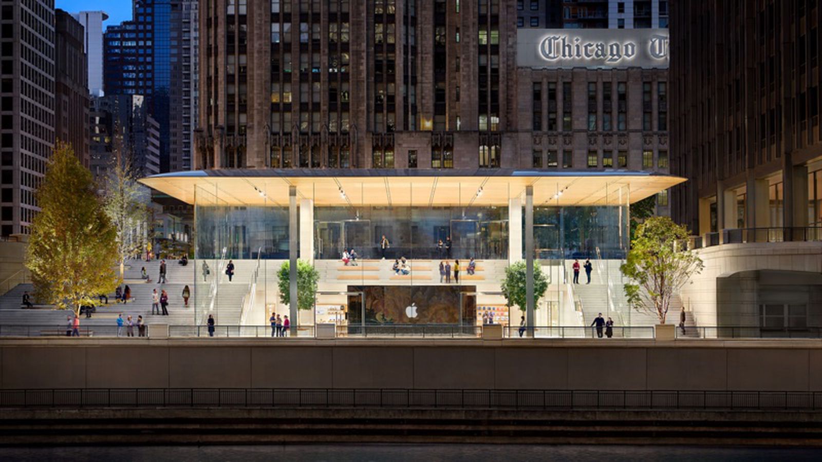 A giant MacBook tops out the Foster + Partners-designed Chicago Apple Store, News