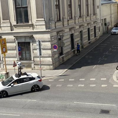 apple maps vehicle austria
