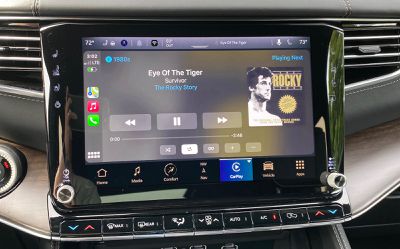 2022 wagoneer carplay now playing