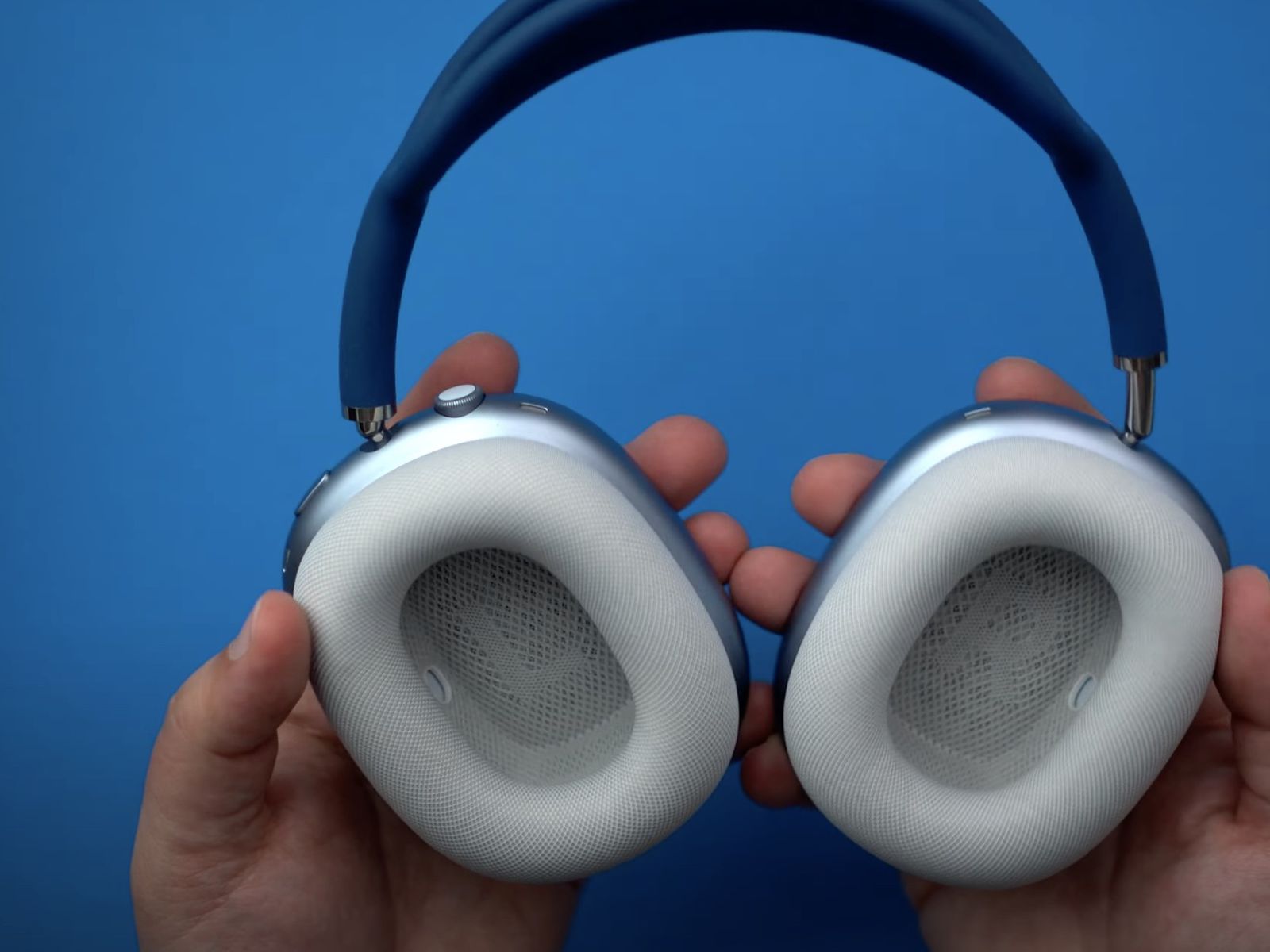 AirPods Max Won't Directly Support Lossless Apple Music Over