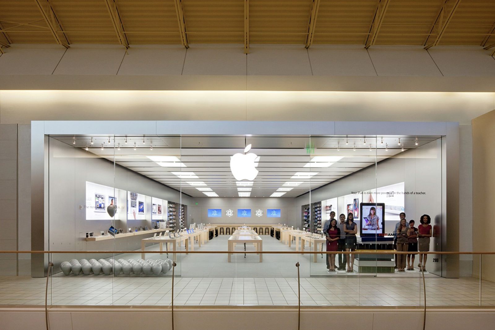 Apple Store - Orlando, Florida, The store was surprisingly …