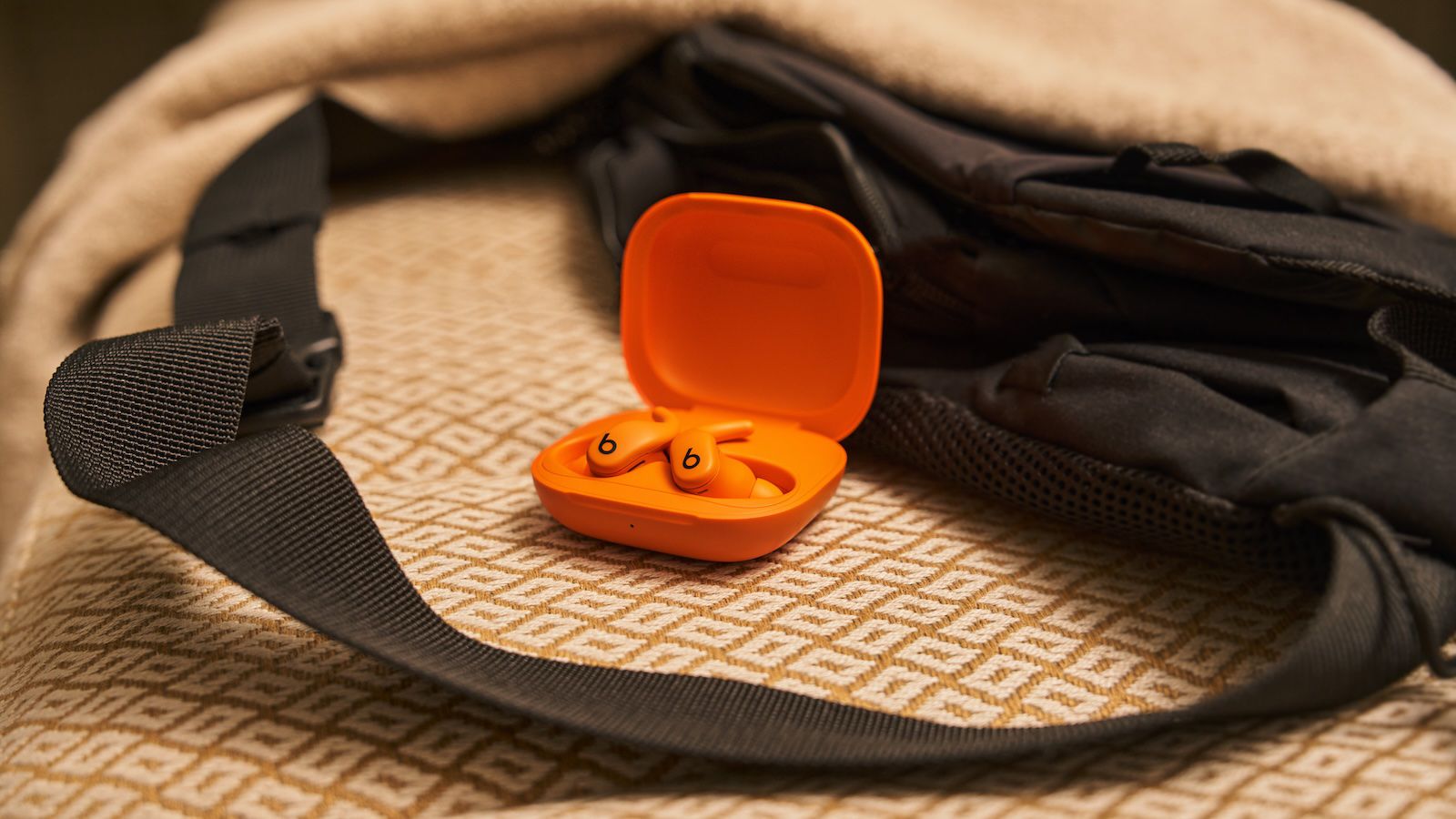powerbeats-fit-orange.jpg