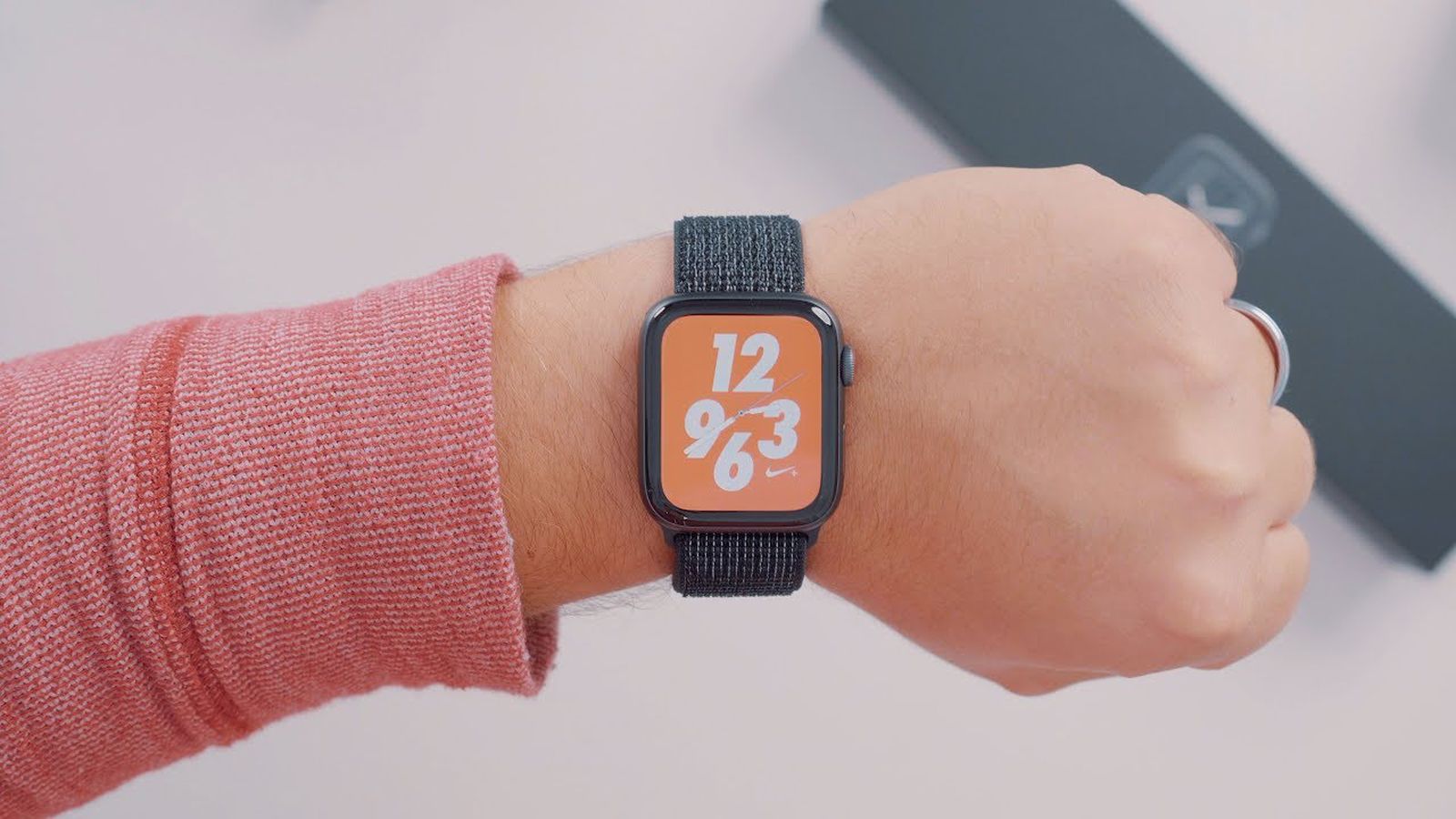 Hands-On With the New Nike+ Apple Watch Series 4 - MacRumors