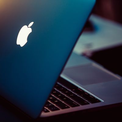 apple logo backlit mac