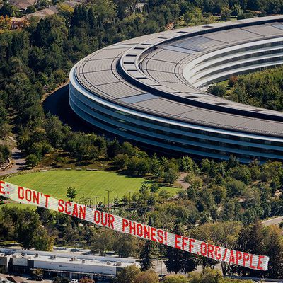 eff apple park plane 1