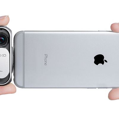 DxO ON Hands iPhone Front