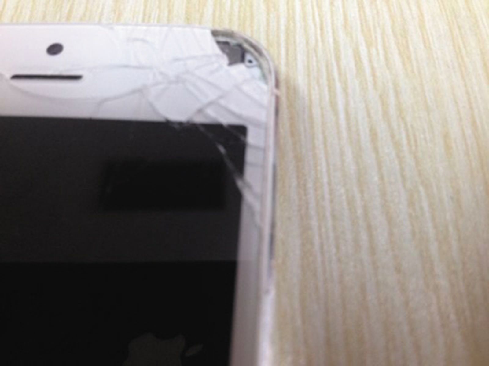 Chinese Woman Suffers Eye Injuries After iPhone 5 Explodes - MacRumors