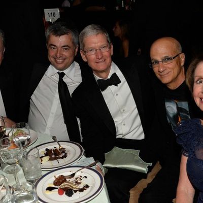 tim cook eddy cue grammy