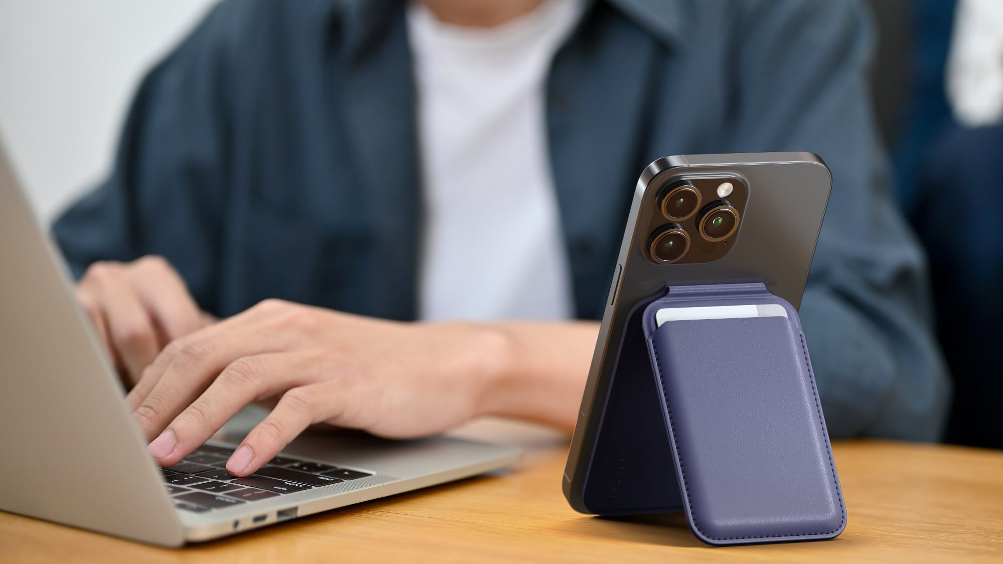 ESR Debuts MagSafe-Compatible HaloLock Geo Wallet Stand With Find