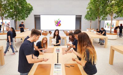 Apple Piazza Liberty employee preview 07242018