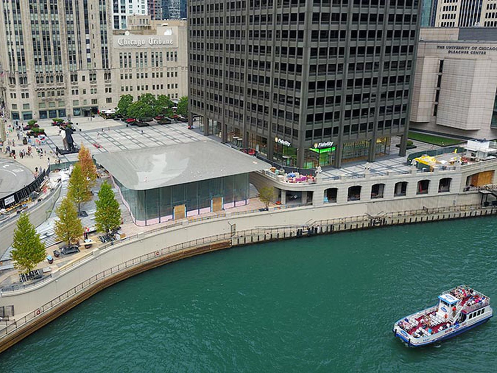 apple store chicago glass