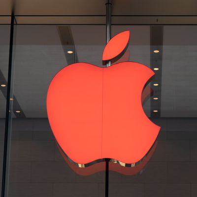 red apple store logo 2021