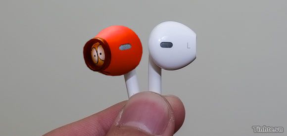 apples new ios device marketing lightning dock connector earpod headphones loop accessory image
