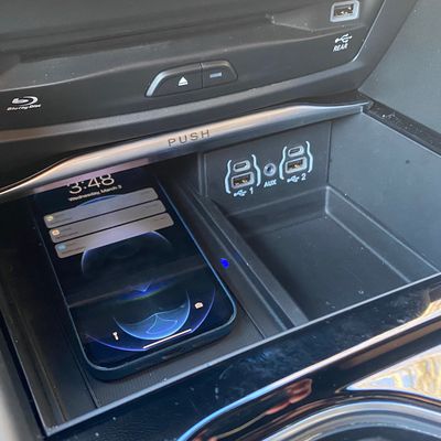 pacifica 2021 wireless charging
