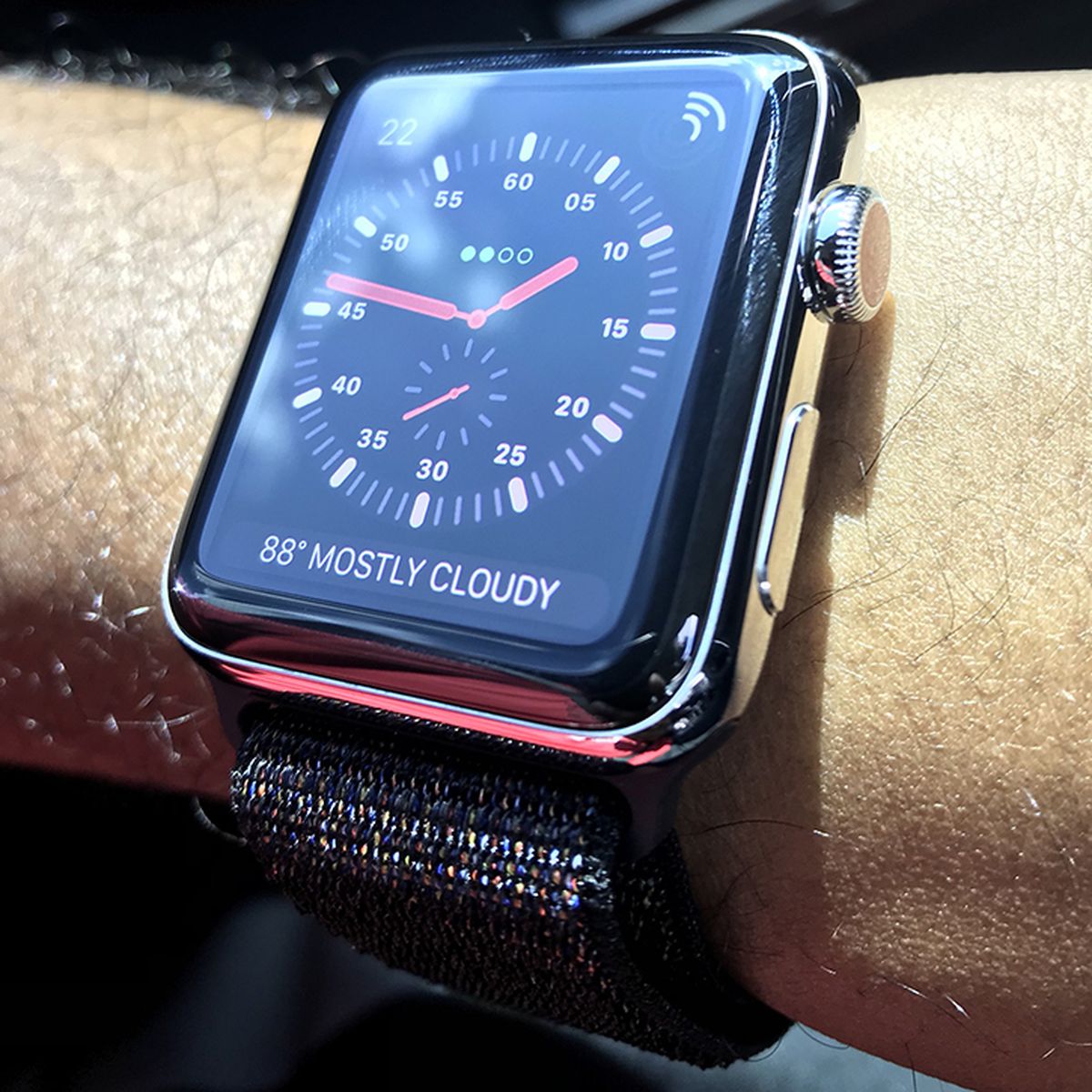 Early Adopters of Apple Watch Series 3 Share First Impressions and 