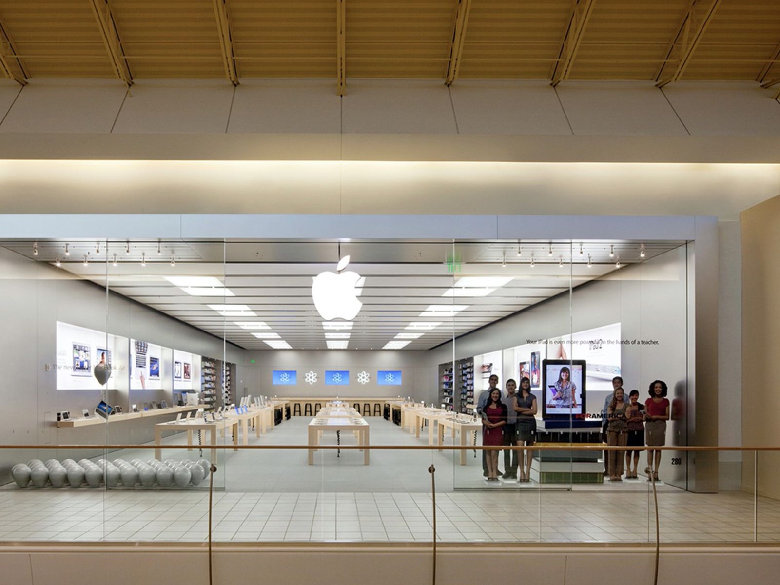 Orlando, FL USA - October 19, 2021: The interior of an Apple Store in  Orlando, Florida Stock Photo - Alamy