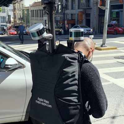 applemapsbackpack1