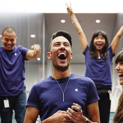 apple store employees