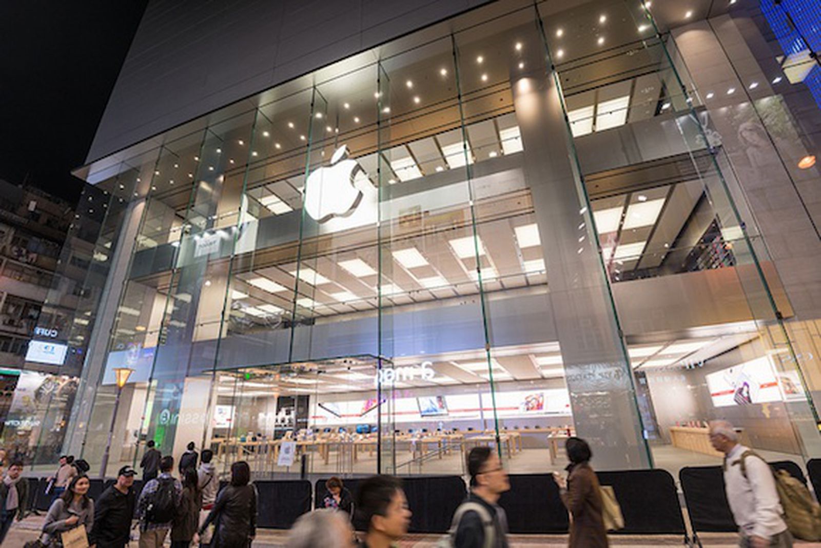 Apple's remodeled flagship Santa Monica store