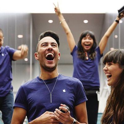 apple store employees