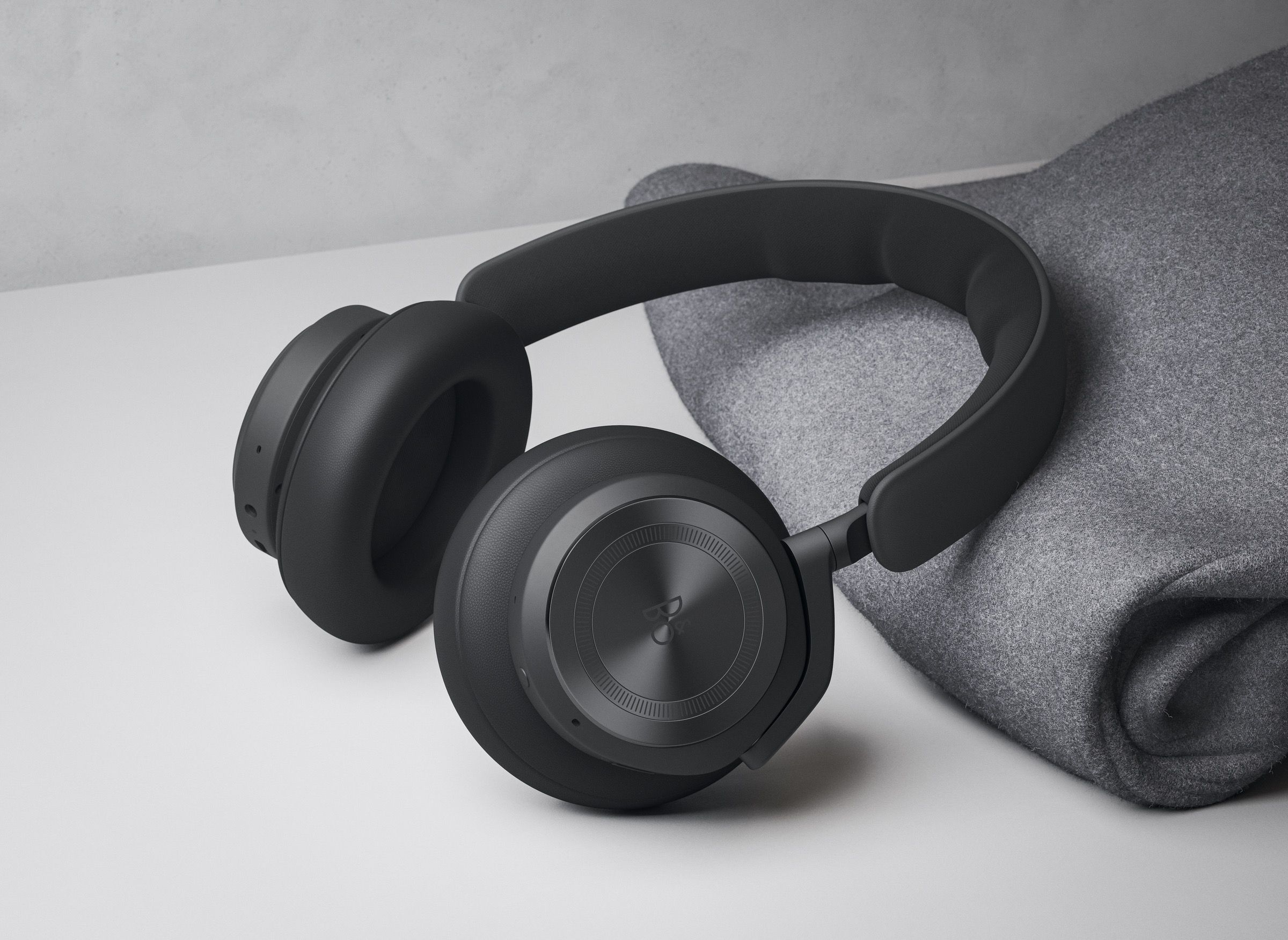 Bang & Olufsen launches $ 499 Beoplay HX noise-canceling headphones with 35 hours of battery life