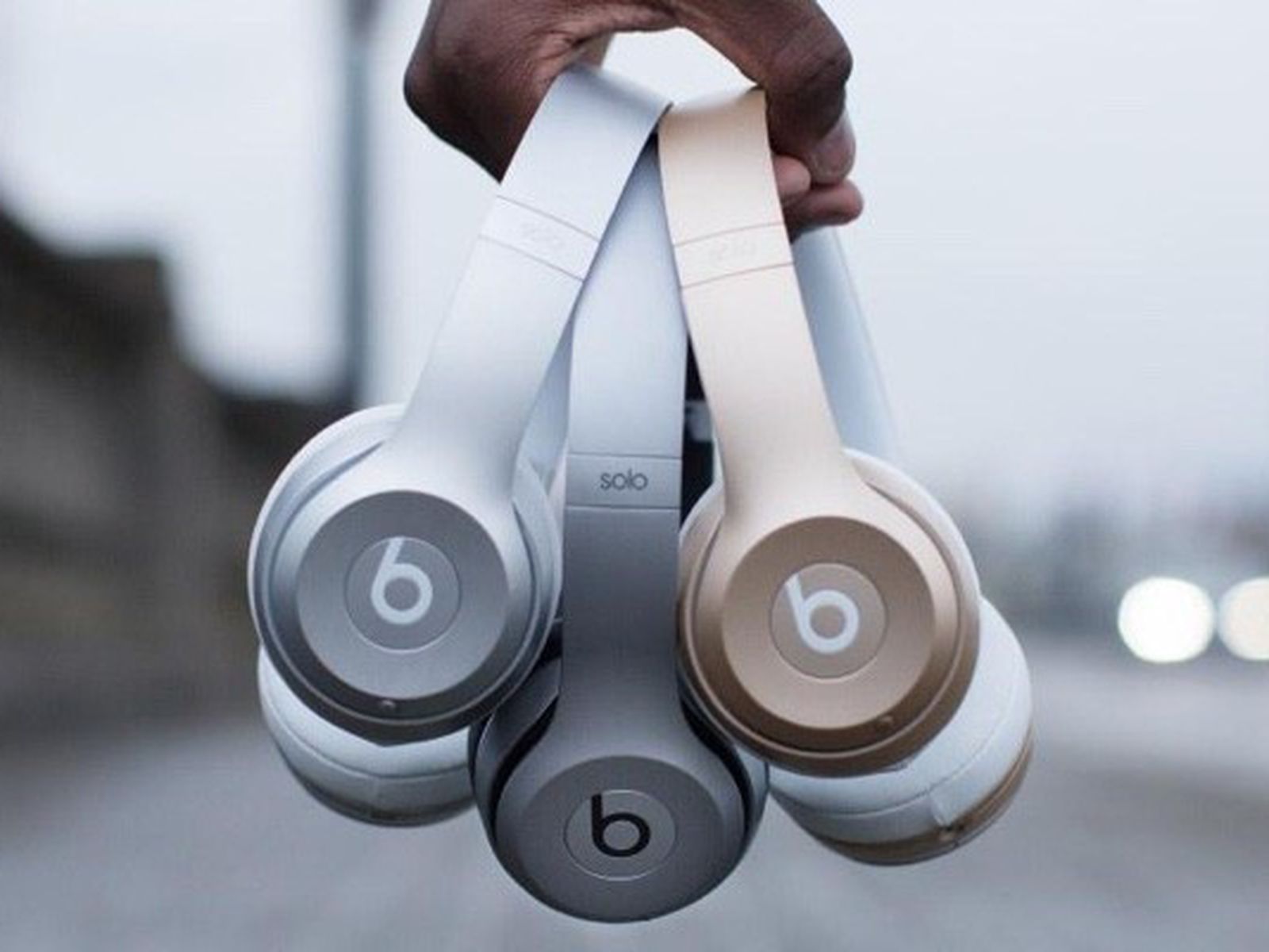 dæk sum klatre Beats Launches New Solo2 Wireless Headphones in iPhone Colors - MacRumors