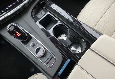 2021 escalade console