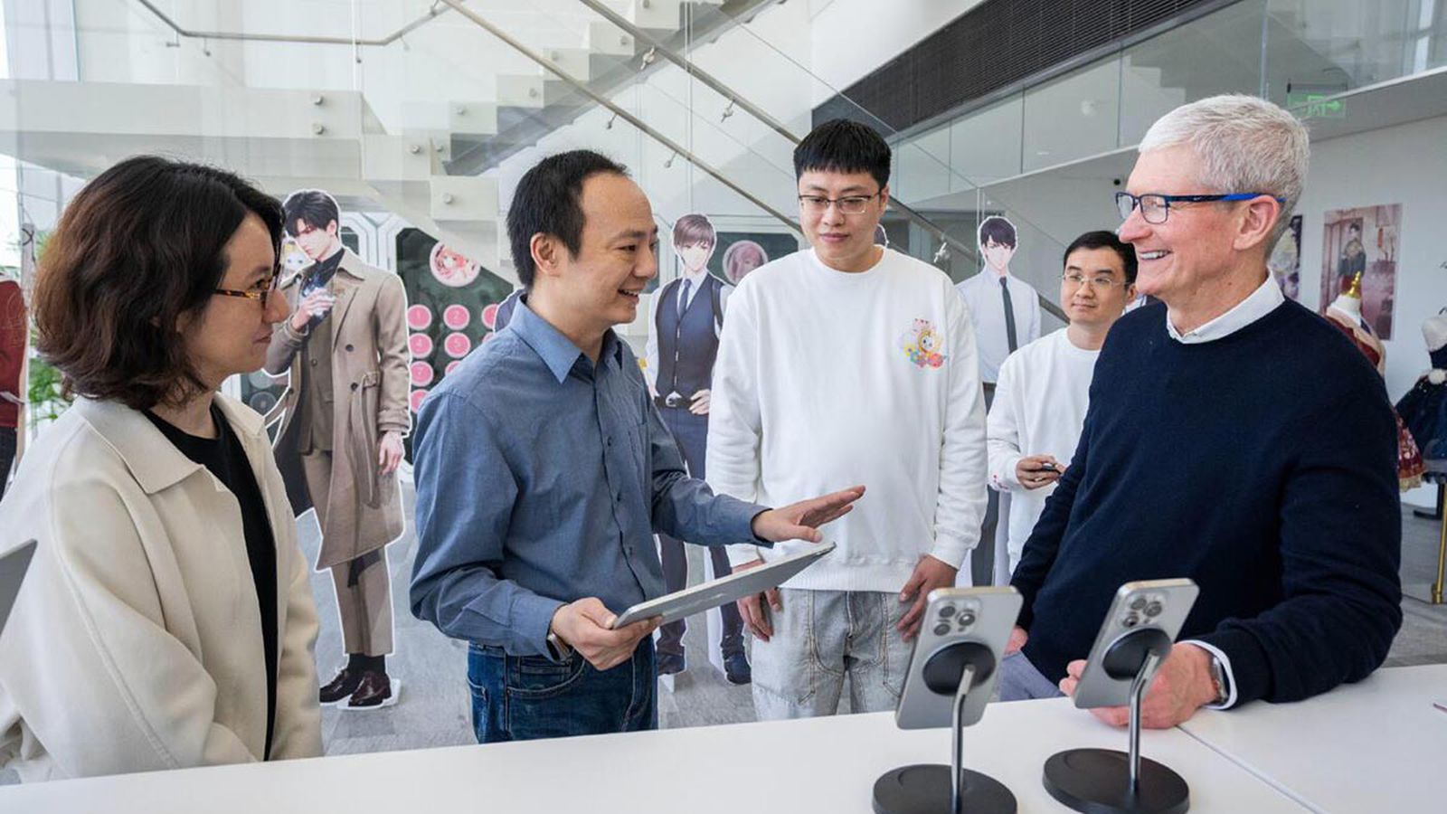 Tim Cook Visits China Ahead of New Apple Store Opening in Shanghai - MacRumors