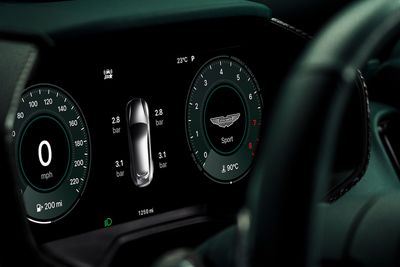 Aston Martin Apple CarPlay Ultra 05