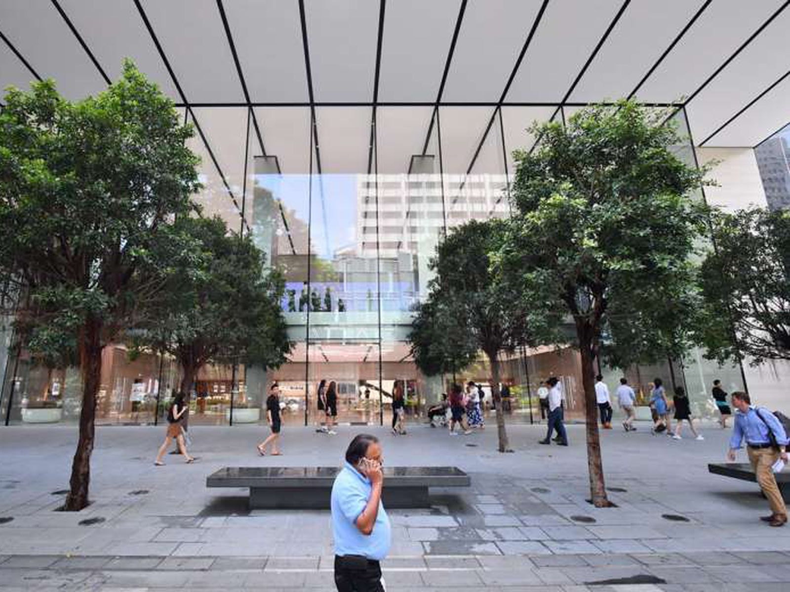 Apple Orchard Road in Singapore Officially Opens to the Public - MacRumors