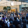 iPhone Duo Brings Back Long Lines at Apple Stores