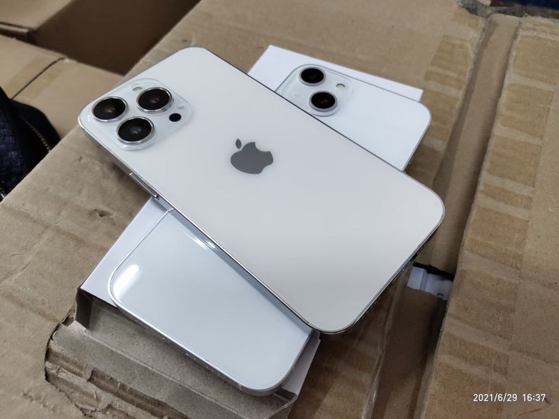 iPhone 13: These mockups confirm the smaller notch and diagonal sensors