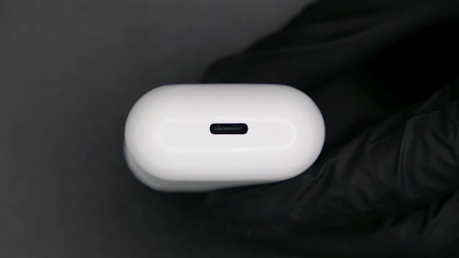 Kuo: AirPods Pro 2 May Have Lightning Charging Case, USB-C Coming